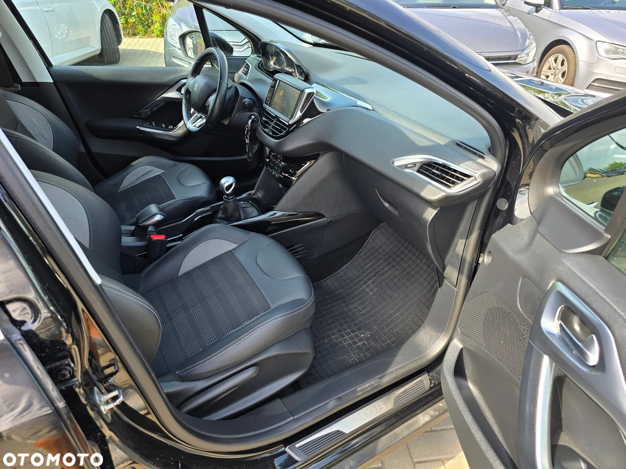 Peugeot 2008 - 11