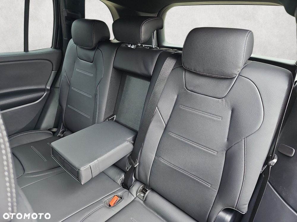 Mercedes-Benz GLB - 12