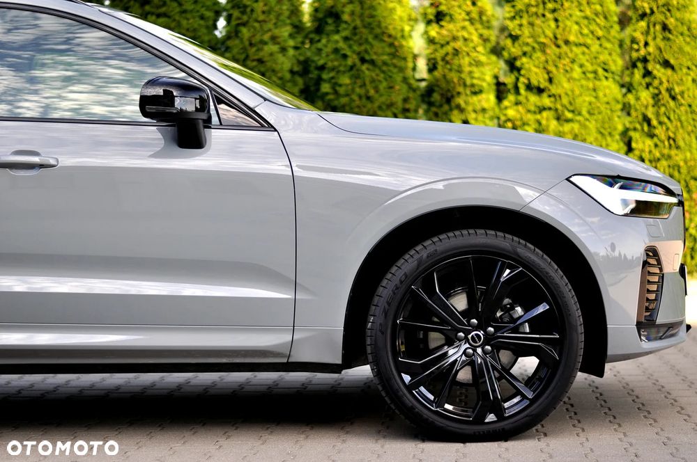 Volvo XC 60 B5 B AWD Plus Dark - 3