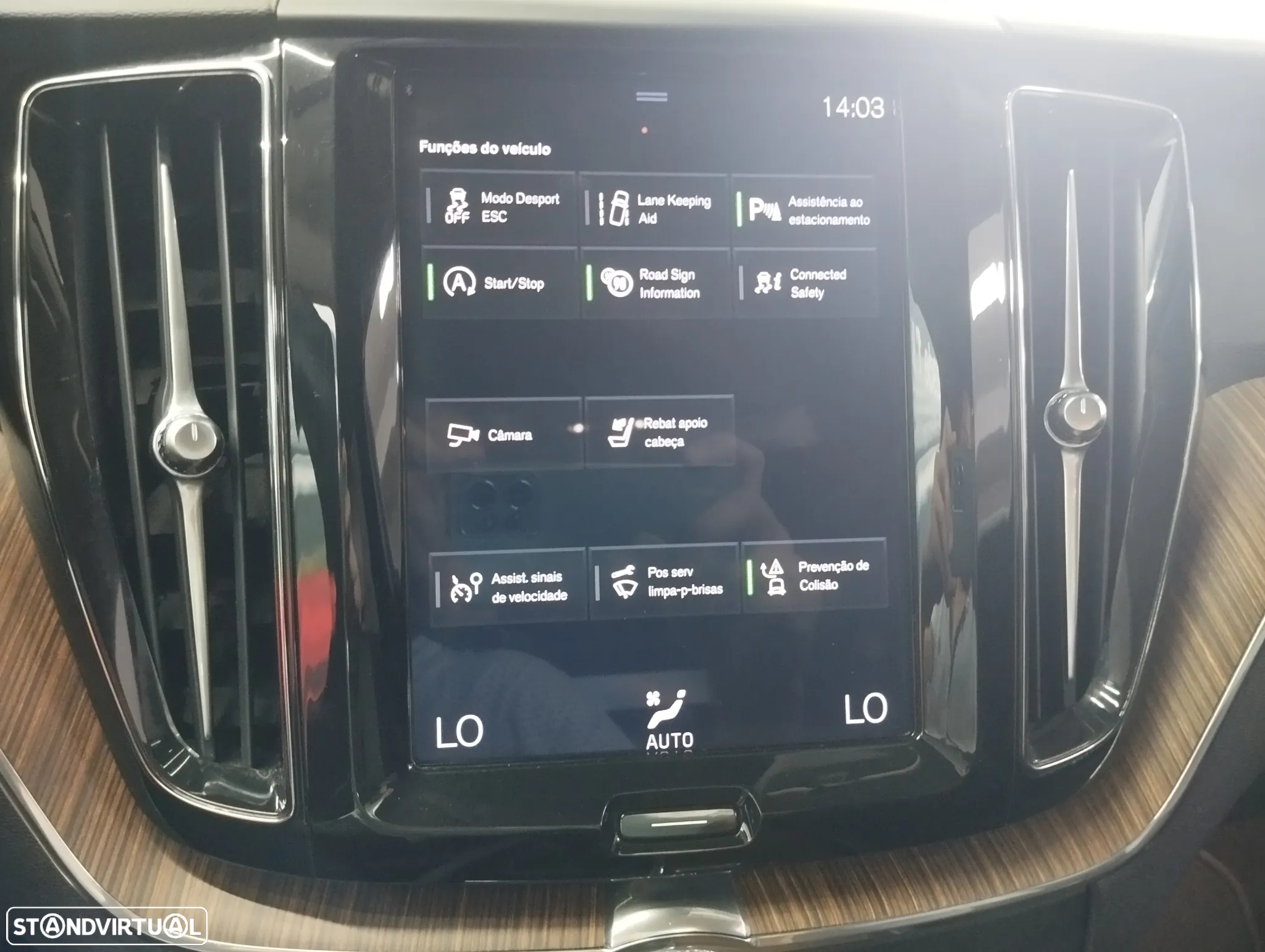 Volvo XC 60 2.0 D3 Momentum Plus - 32
