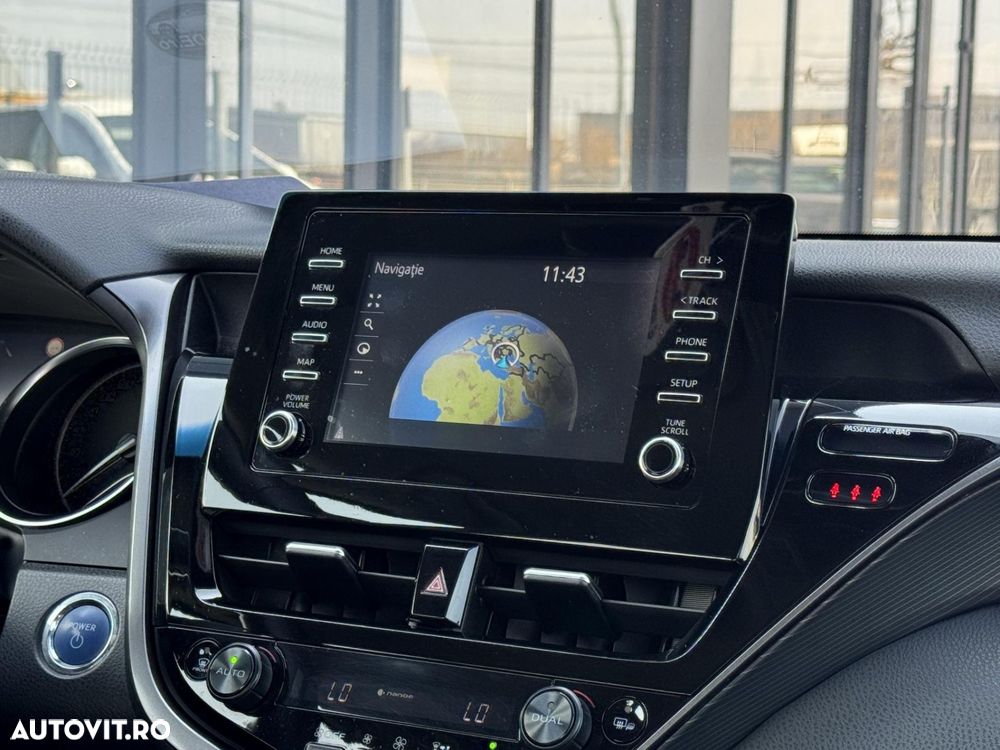 Toyota Camry - 12