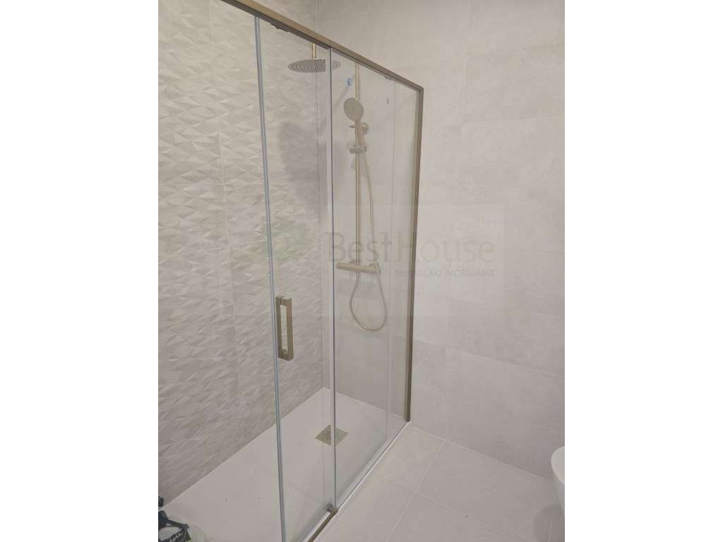 T2+1 Duplex Amadora totalmente remodelada - Grande imagem: 5/6