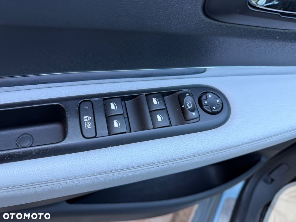 Peugeot 3008 Hybrid4 - 26