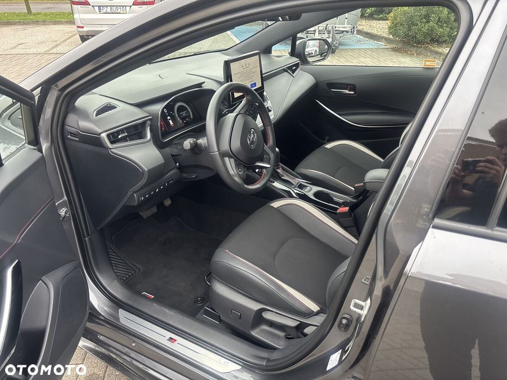 Toyota Corolla 2.0 Hybrid GR Sport - 18