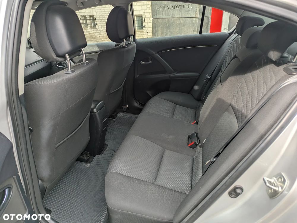 Toyota Avensis 1.8 Sol plus - 9