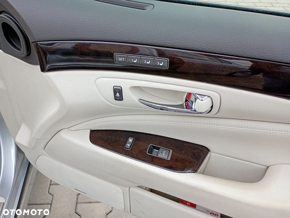 Lexus LS 460 Elite AWD - 14