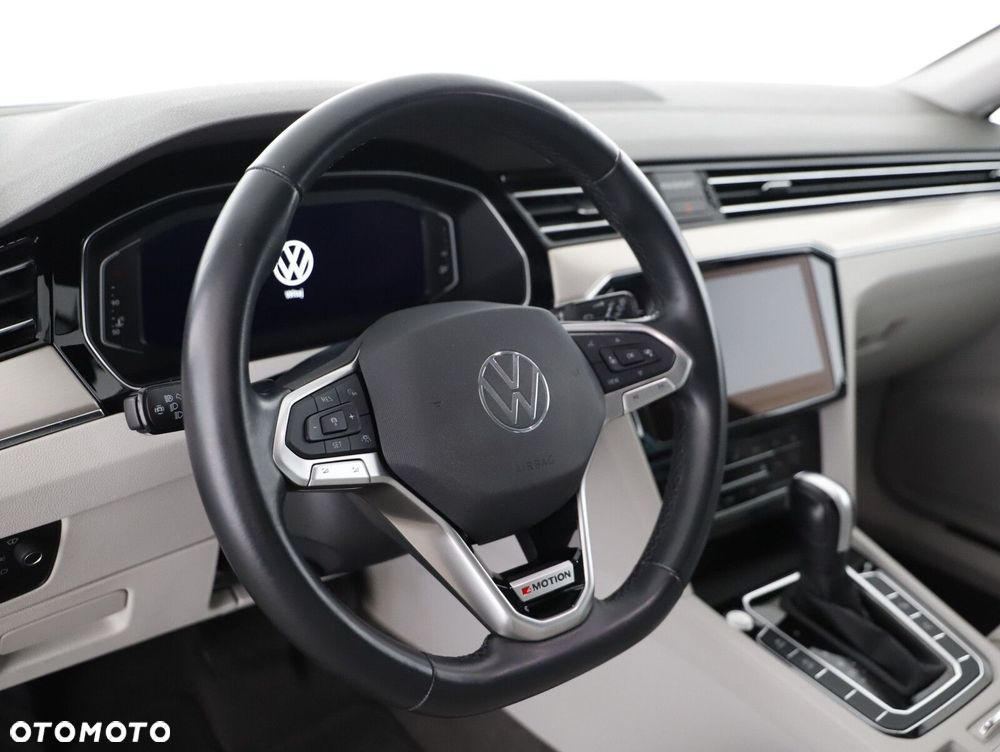 Volkswagen Passat Variant 2.0 TDI Elegance DSG - 11