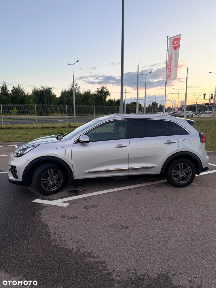 Kia Niro 1.6 GDI Plug-in Hybrid M - 2
