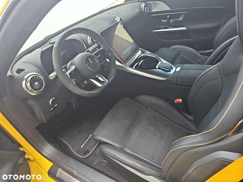 Mercedes-Benz AMG GT 63 4MATIC+ - 12