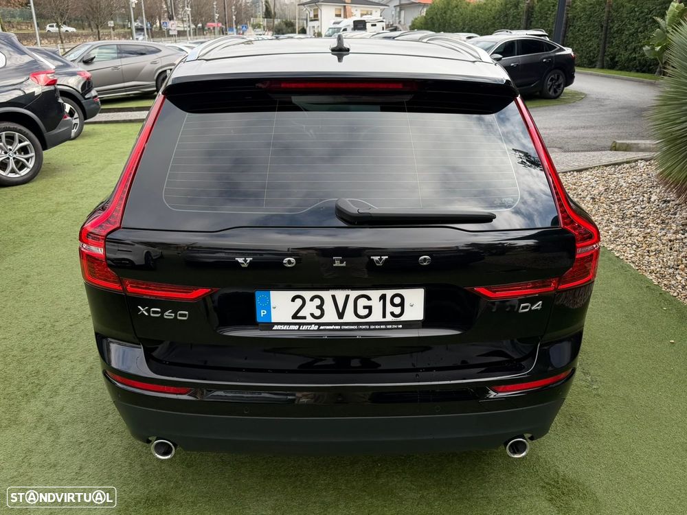 Volvo XC 60 2.0 D4 Momentum Geartronic - 10