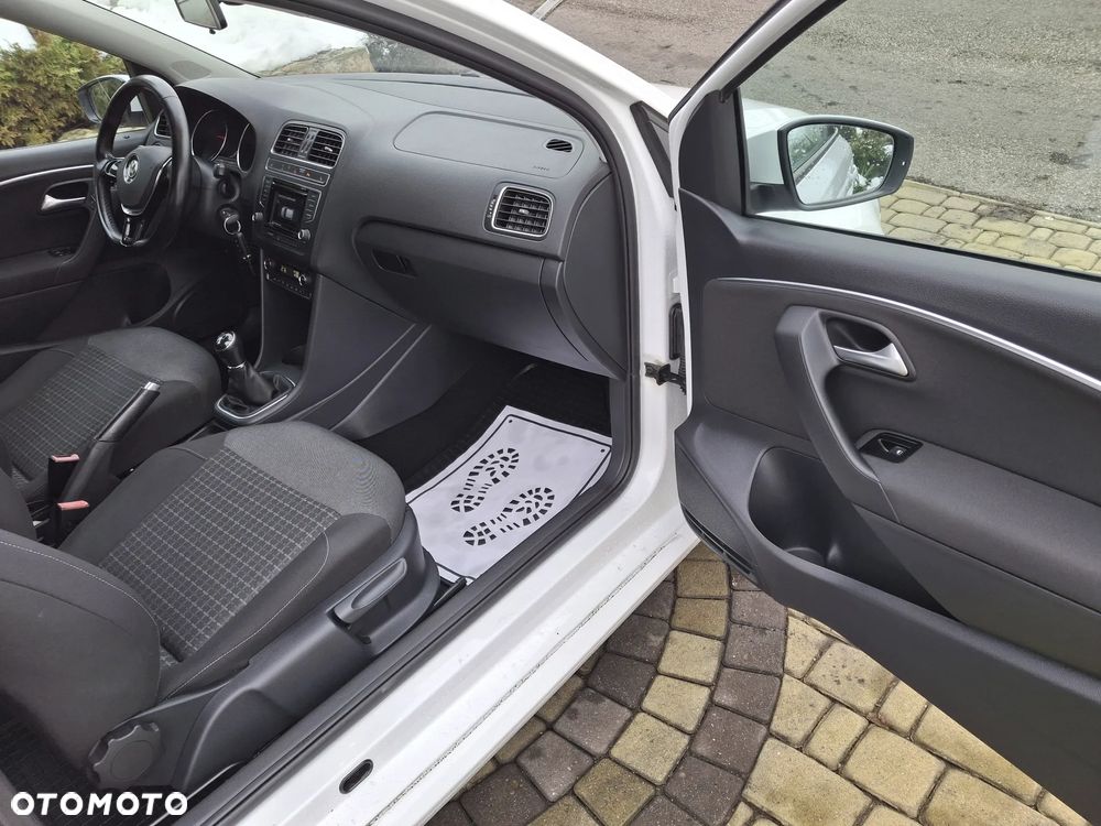 Volkswagen Polo 1.4 TDI (Blue Motion Technology) Highline - 15