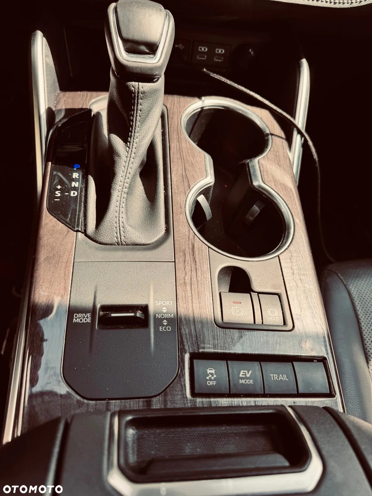 Toyota Highlander 2.5 Hybrid Executive - 7