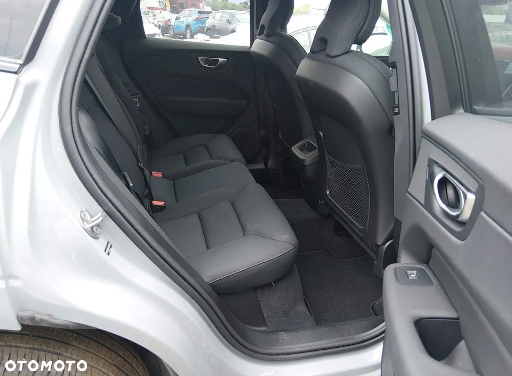 Volvo XC 60 B5 B AWD Geartronic Momentum Pro - 13