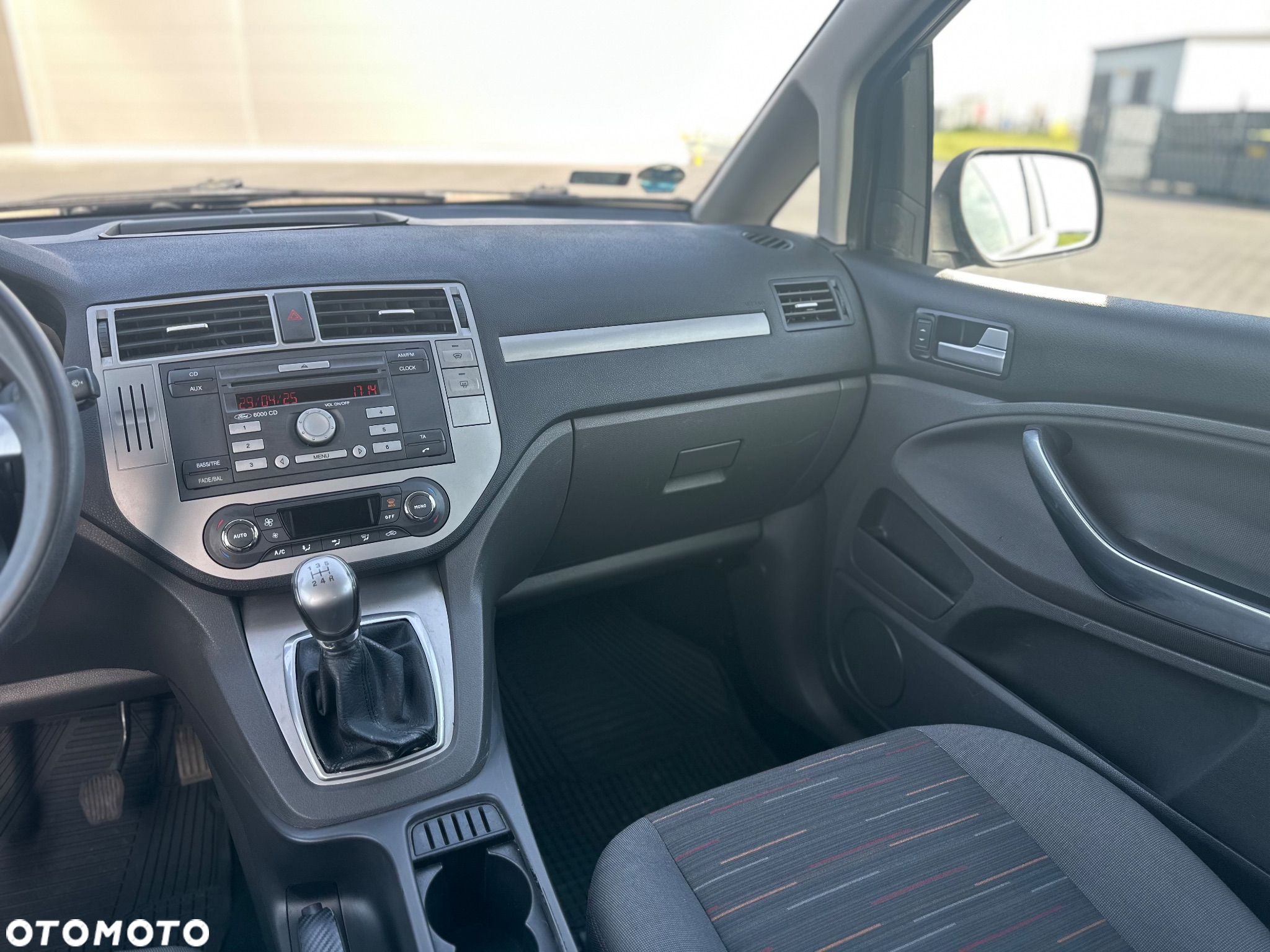 Ford C-MAX - 11
