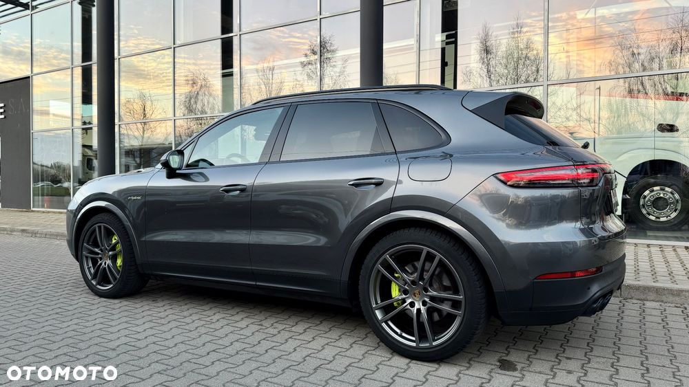 Porsche Cayenne Platinum Edition - 26