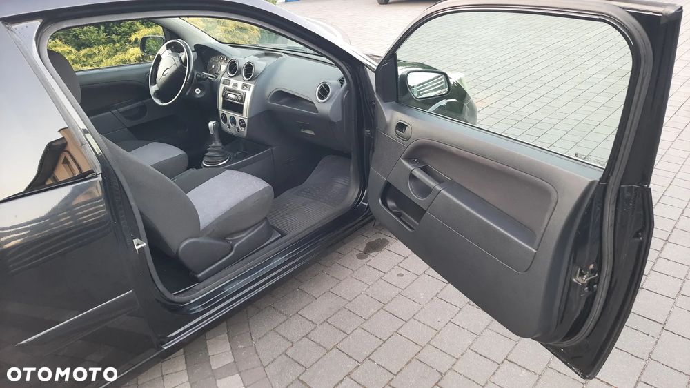 Ford Fiesta - 12