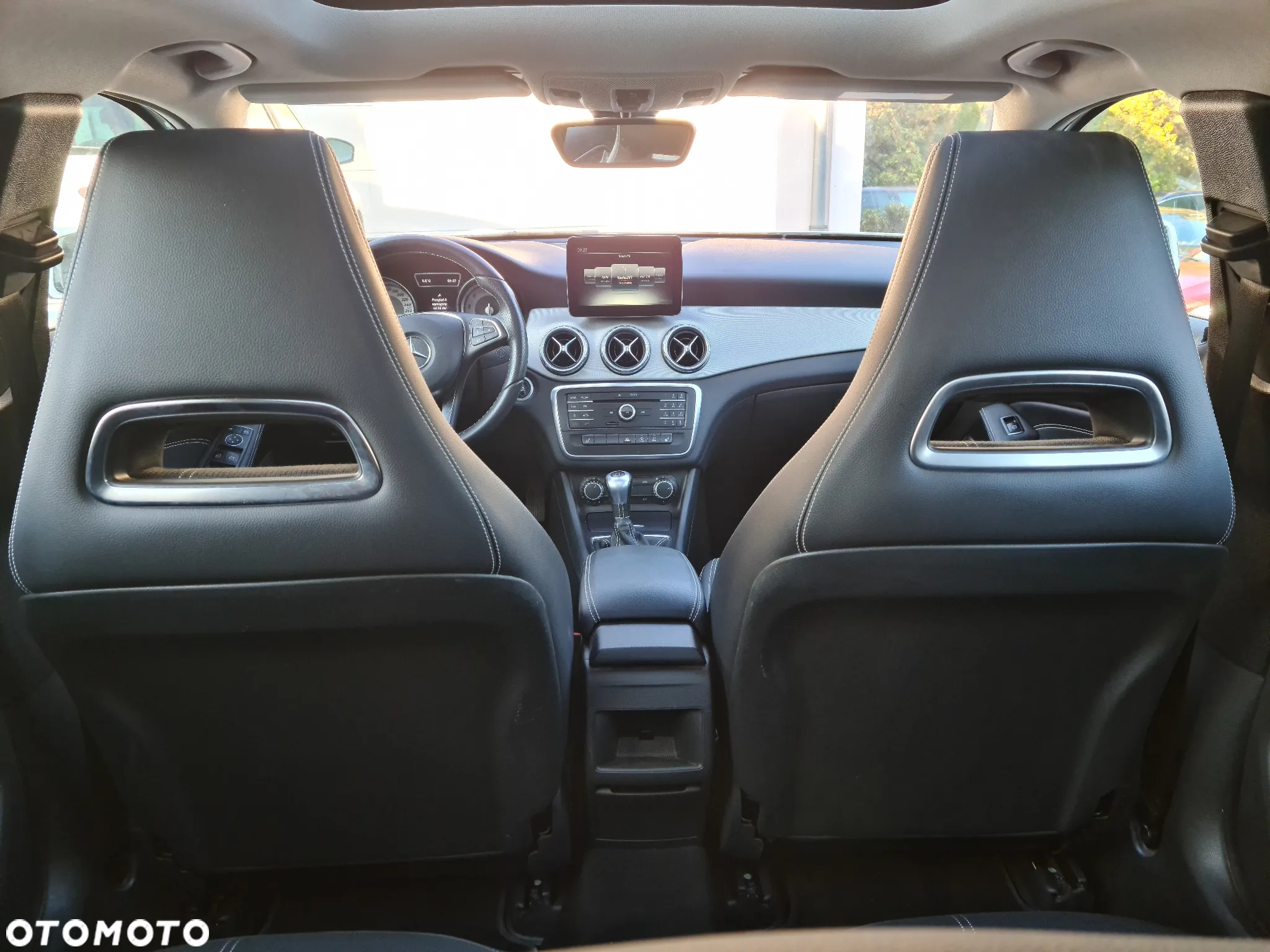 Mercedes-Benz GLA - 22