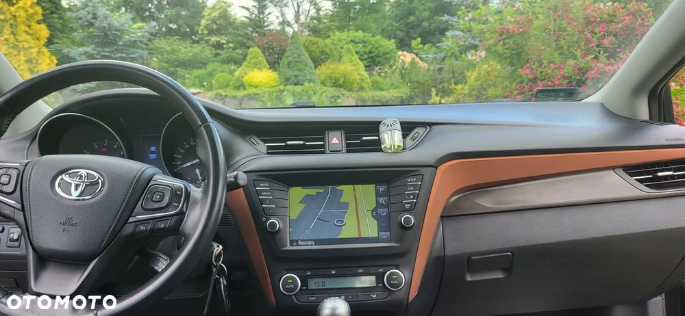 Toyota Avensis 1.8 Premium - 13