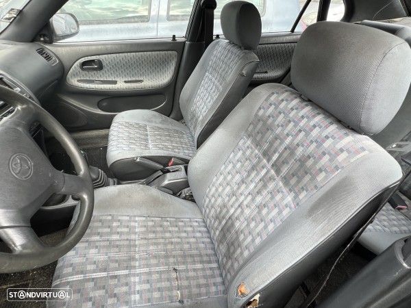 Para Peças Toyota Corolla (_E10_) - 6