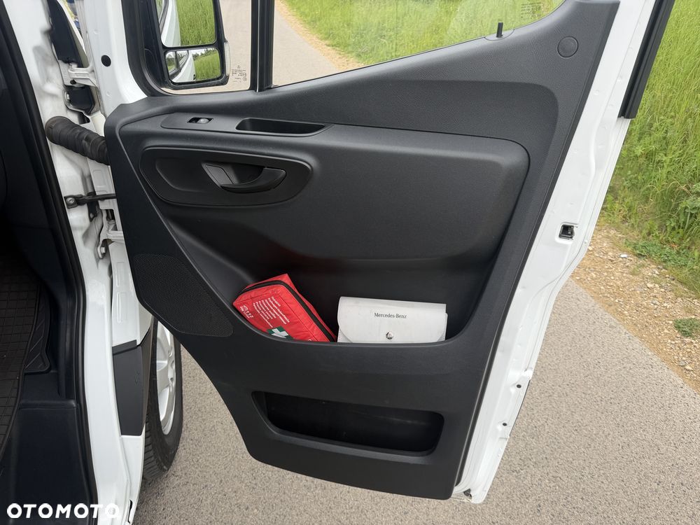 Mercedes-Benz Sprinter - 5