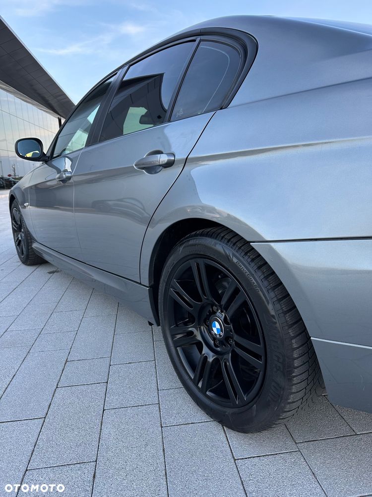 BMW Seria 3 320d DPF Edition Sport - 4