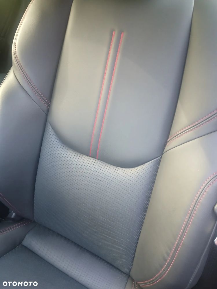 Lexus LBX - 11