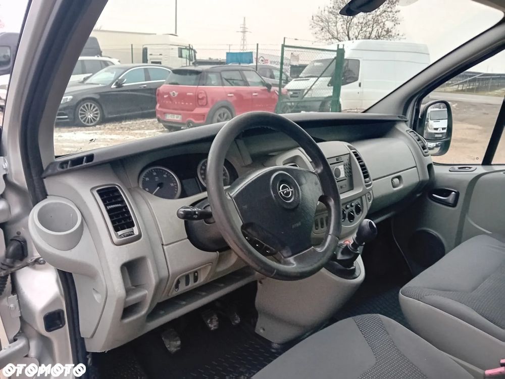 Opel Vivaro - 18