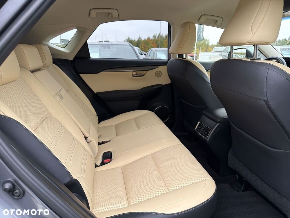 Lexus NX 300h Comfort AWD - 10
