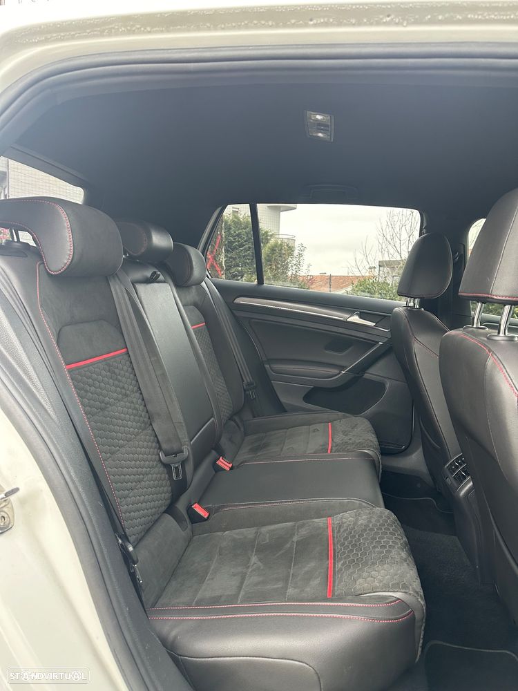 VW Golf 2.0 TSi GTi DSG Performance - 32