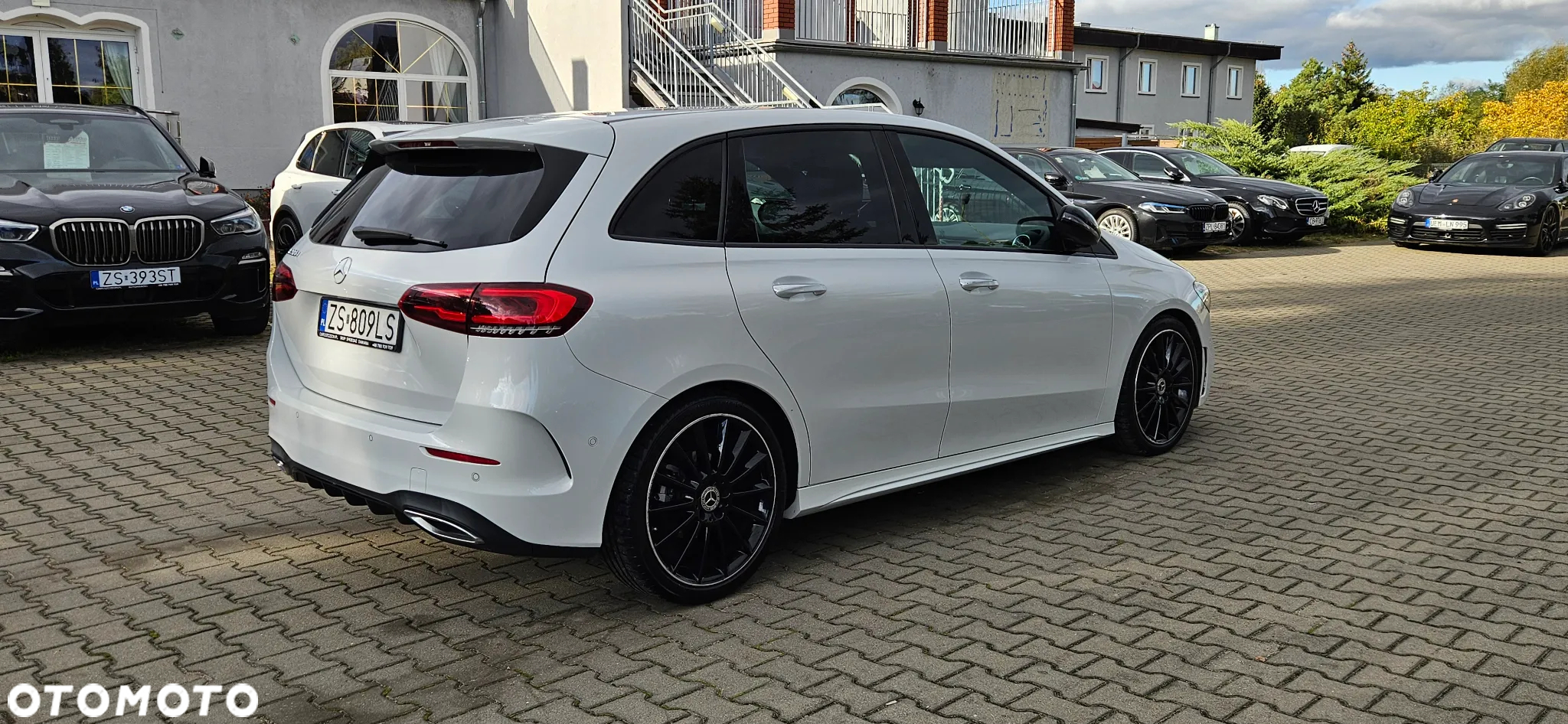 Mercedes-Benz Klasa B 200 d AMG Line 8G-DCT - 3