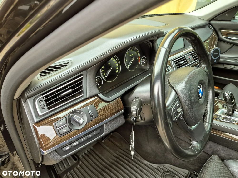 BMW Seria 7 730d - 28