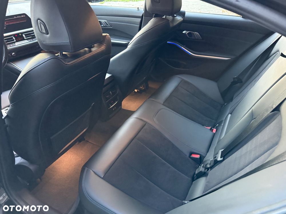 BMW Seria 3 320i M Sport Sport - 25