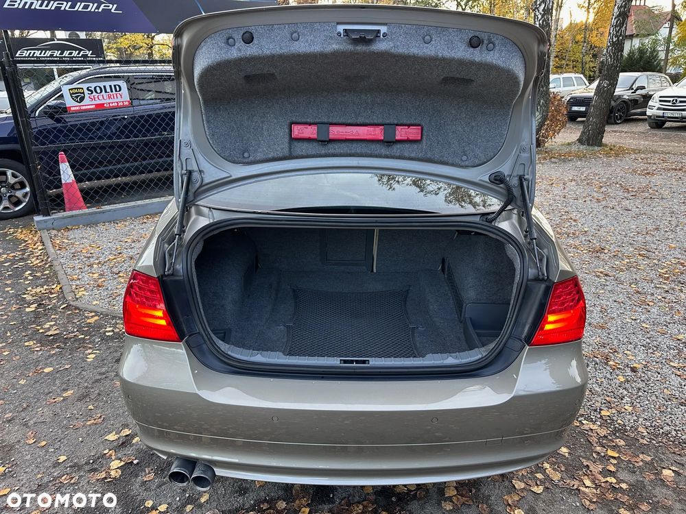 BMW Seria 3 330d xDrive DPF Edition Exclusive - 8