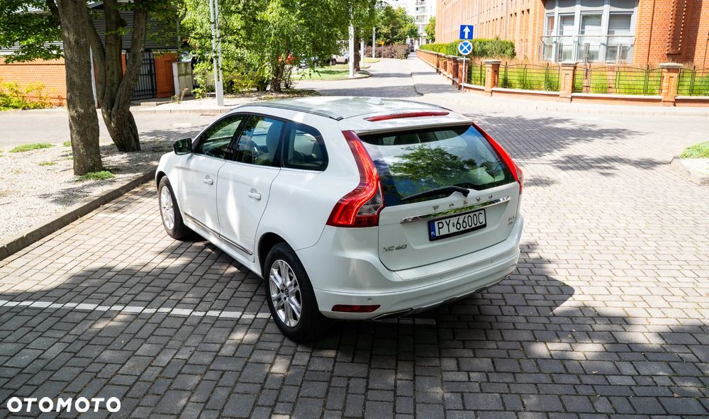 Volvo XC 60 D4 AWD Summum - 8