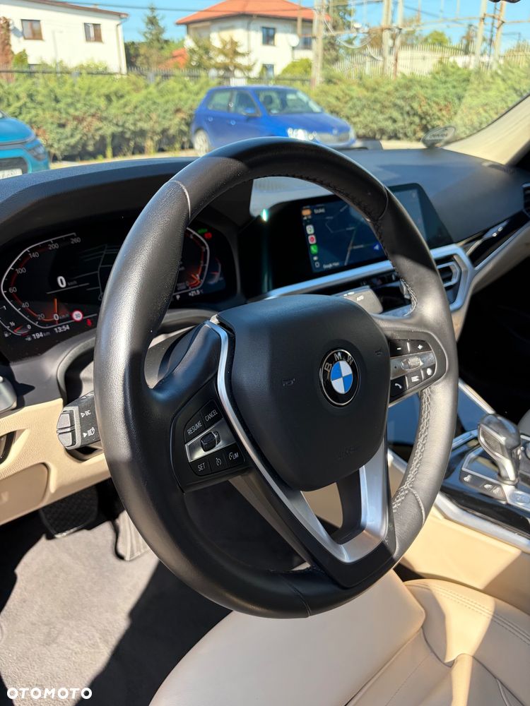 BMW Seria 3 318i Sport Line - 11