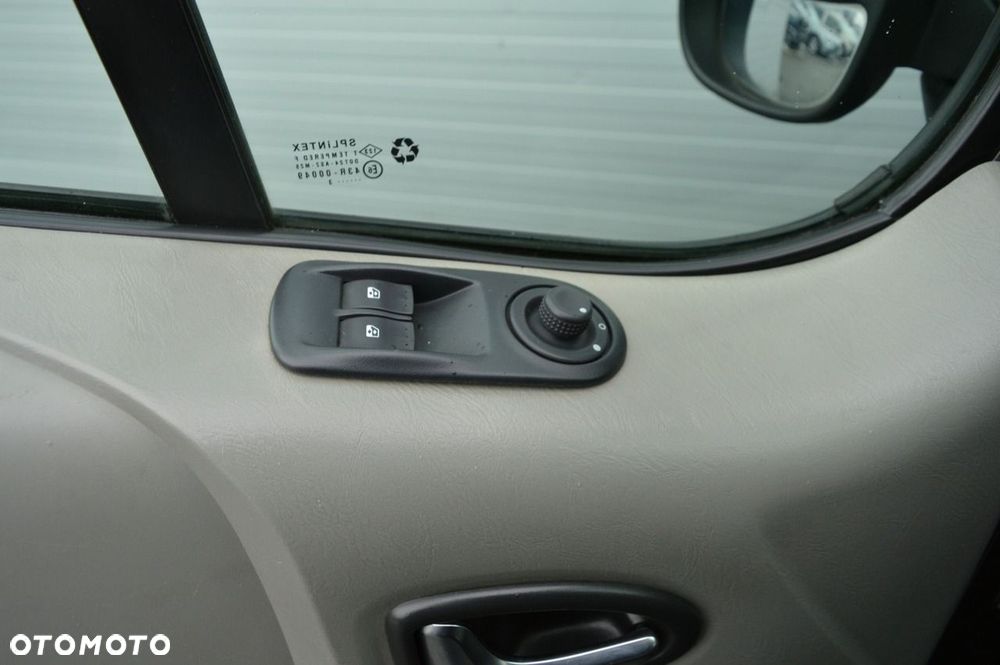 Opel Vivaro - 31