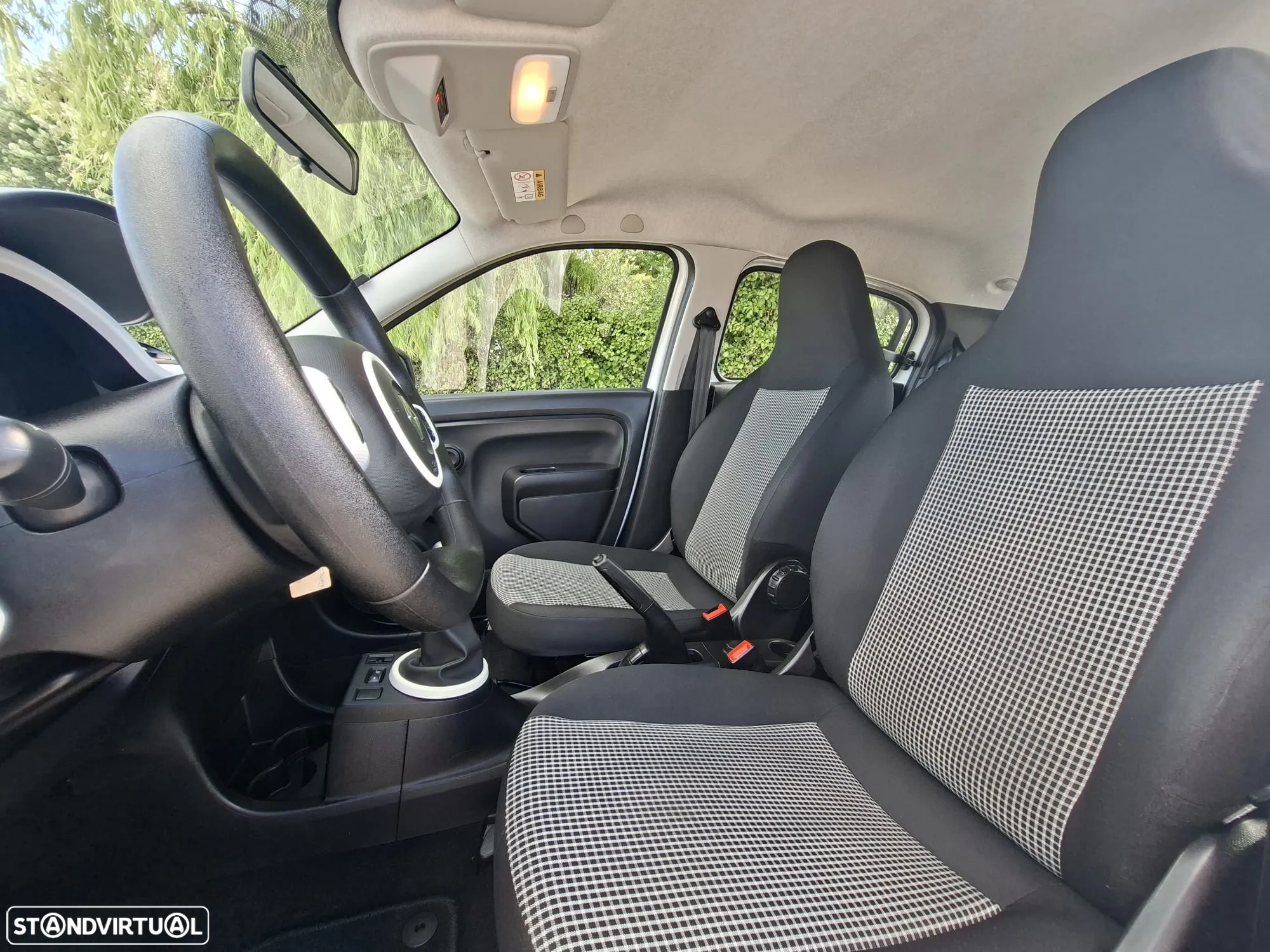 Renault Twingo SCe 70 Liberty - 16