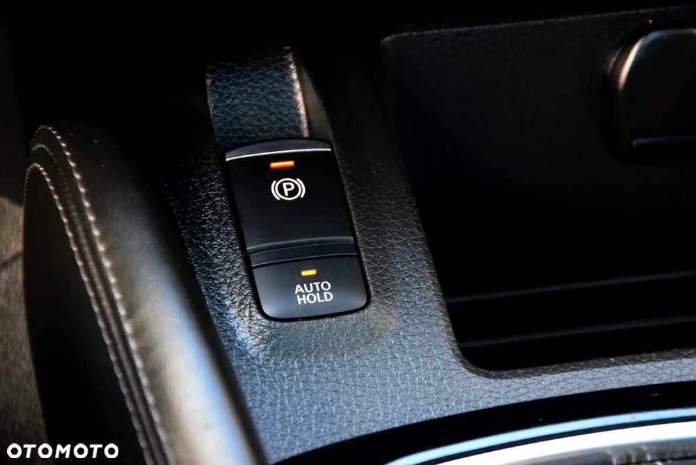 Nissan Qashqai 1.6 DIG-T Tekna+ - 28