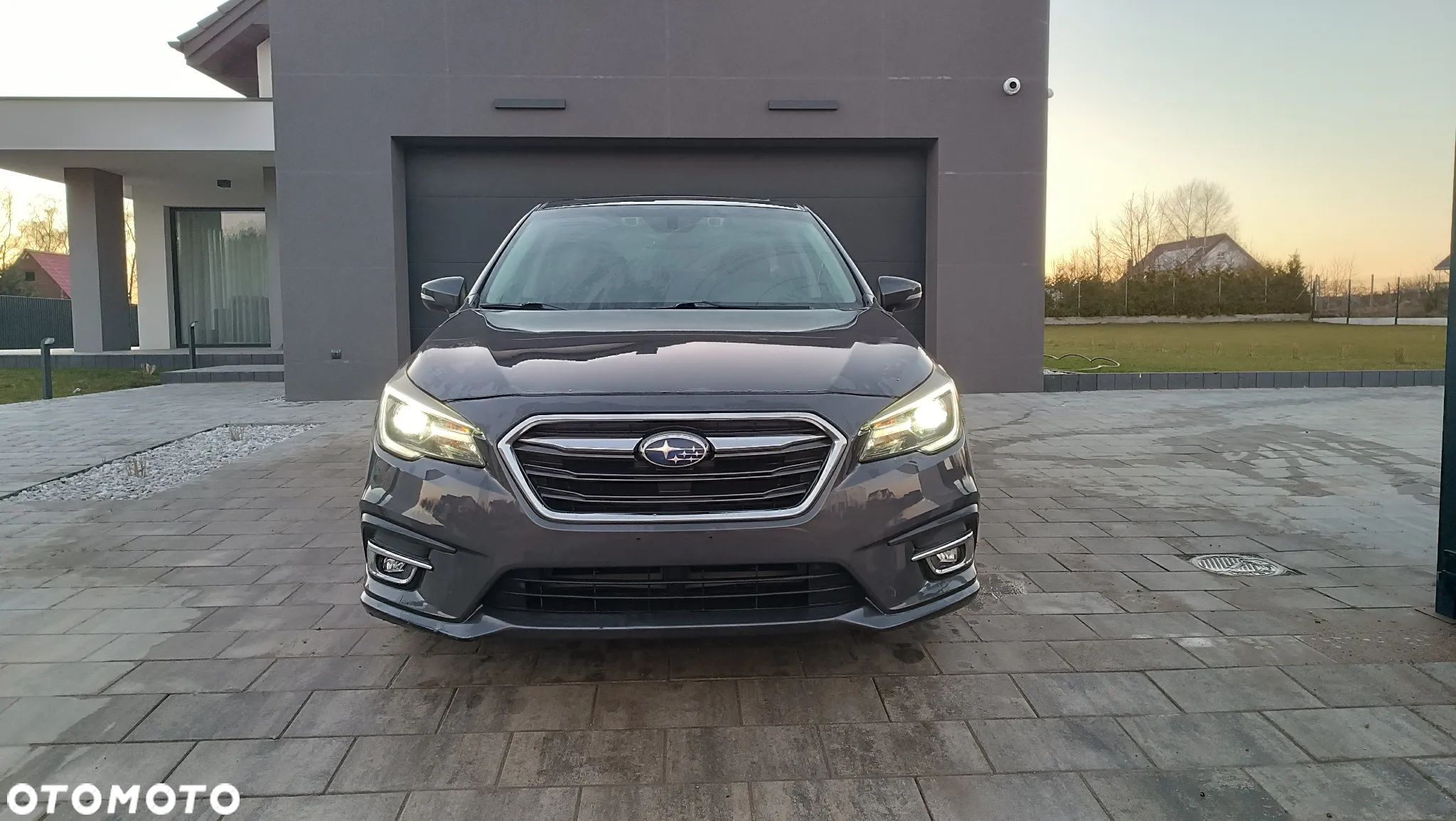Subaru Legacy - 1