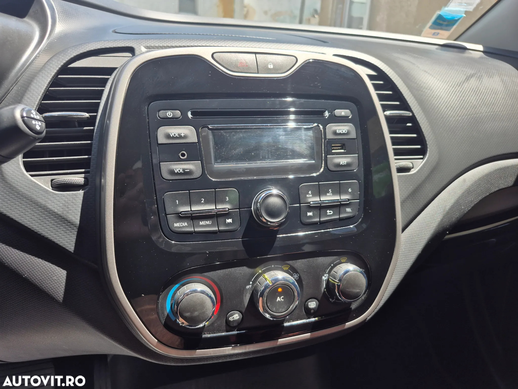 Renault Captur ENERGY TCe 120 EDC Luxe - 23