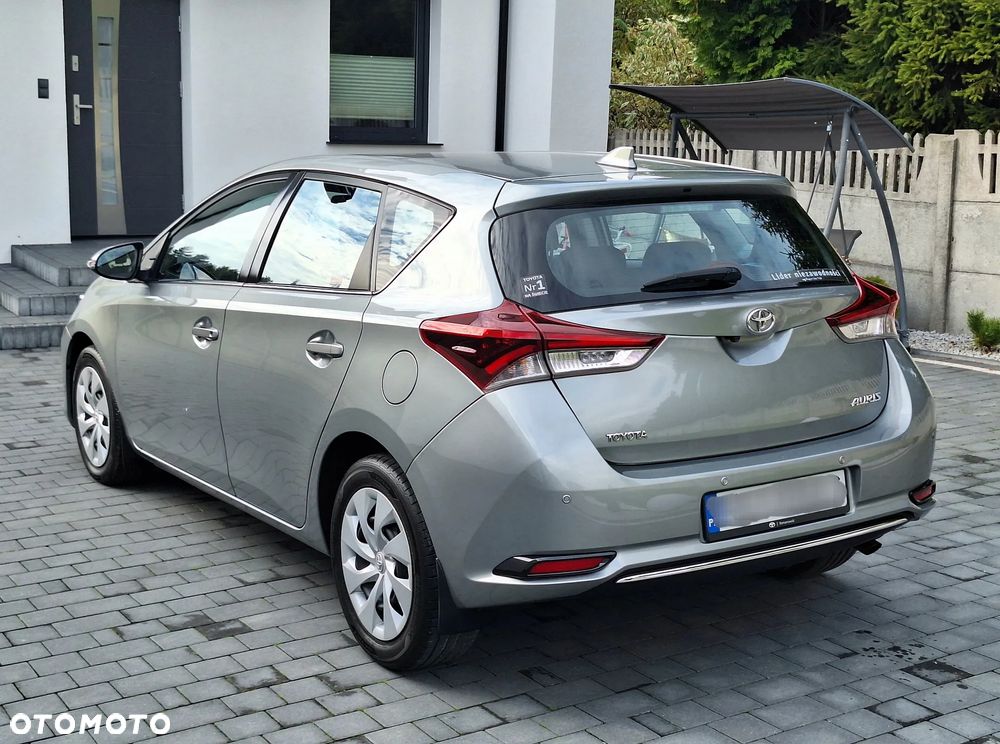 Toyota Auris 1.6 Premium Comfort - 3