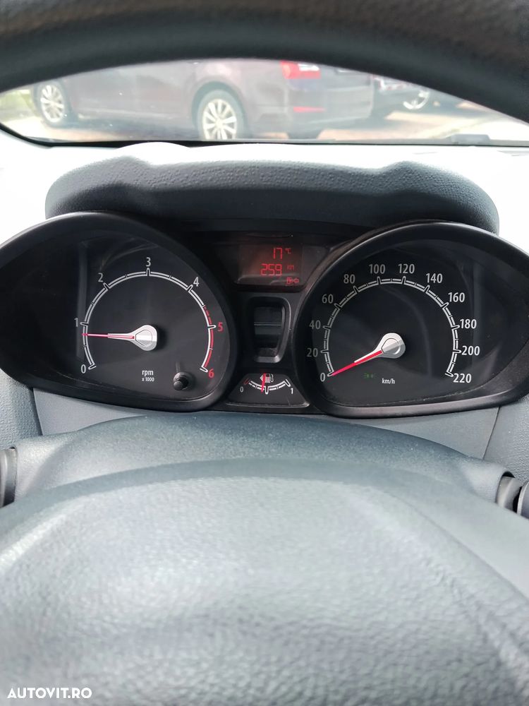 Ford Fiesta 1.6 TDCI Trend - 13