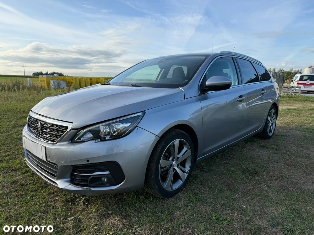 Peugeot 308 BlueHDi 130 EAT8 Black Edition - 31