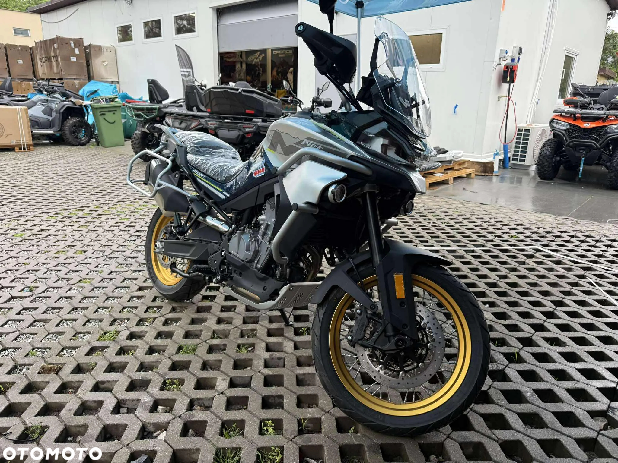 CFMoto MT - 5