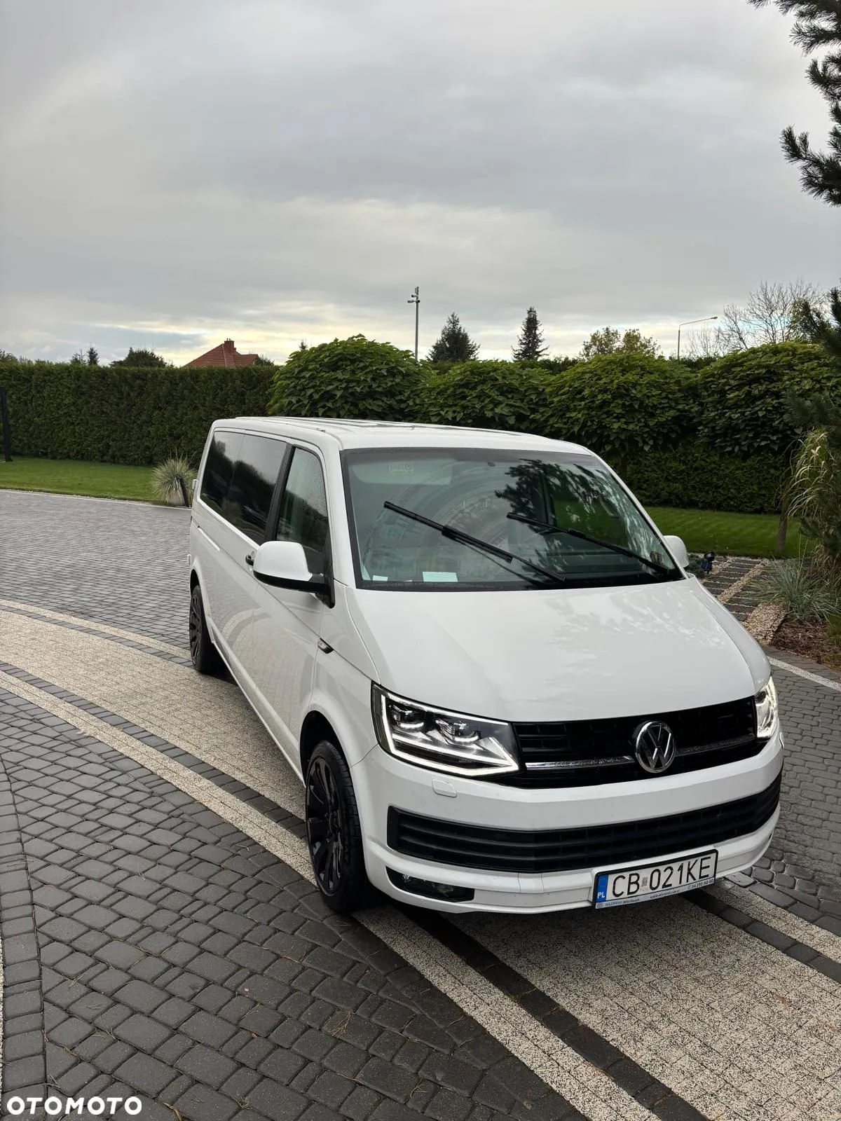 Volkswagen Caravelle - 9