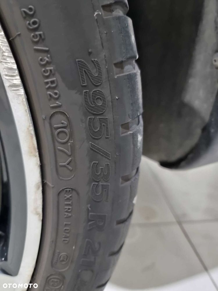 Porsche Cayenne - 34