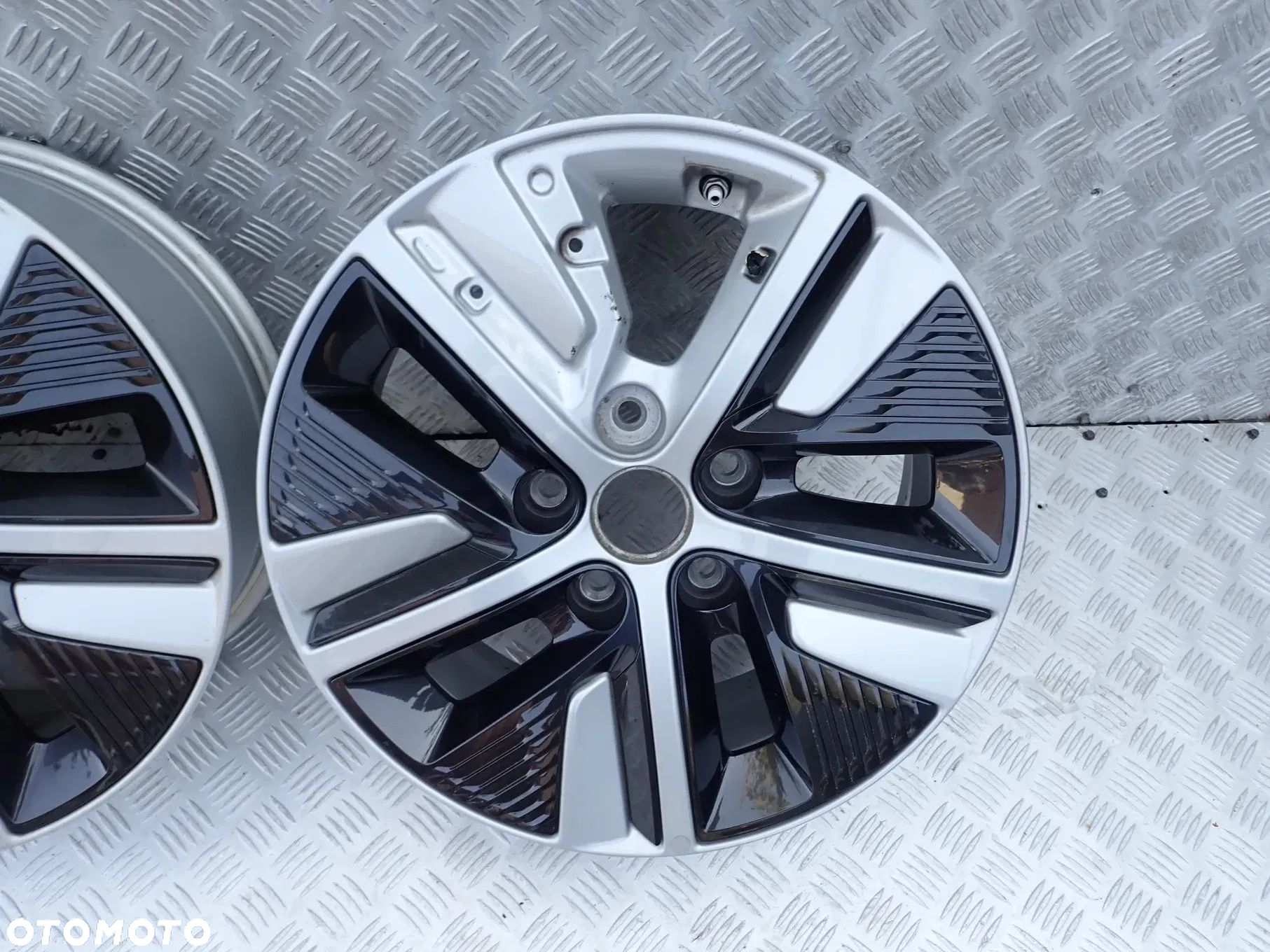 FELGI ALUMINIOWE KIA NIRO 6,5JX16 ET 45 5X114,3 52910-G5500 - 8
