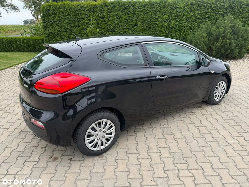 Kia Ceed - 12