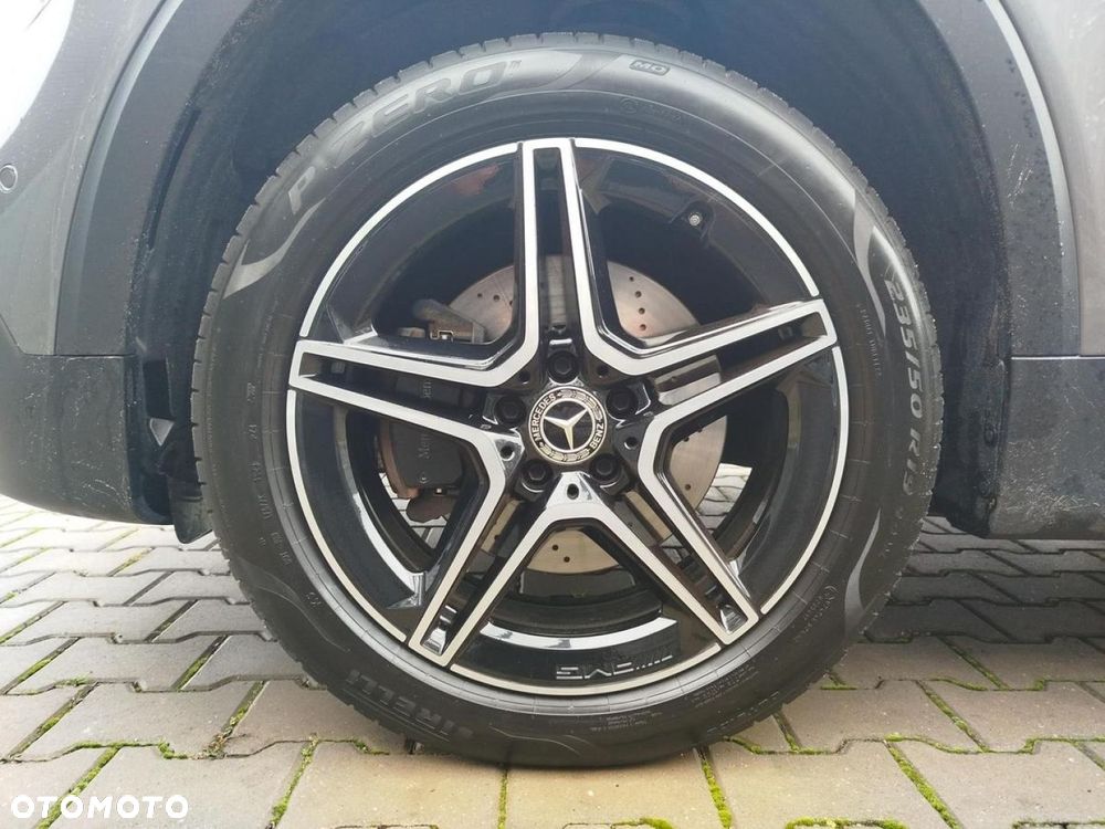 Mercedes-Benz GLB - 25