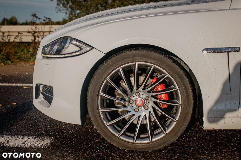 Jaguar XF 2.7 V6 D Premium Luxury - 17